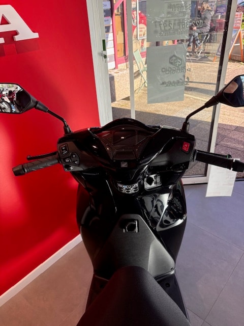HONDA SH 350-image-8