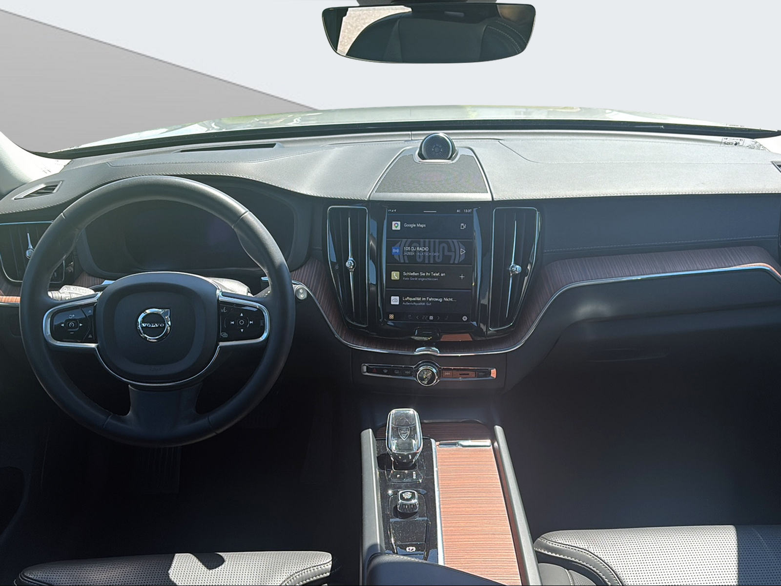 VOLVO XC60 2.0 B5 MH Ultimate Bright AWD-image-11