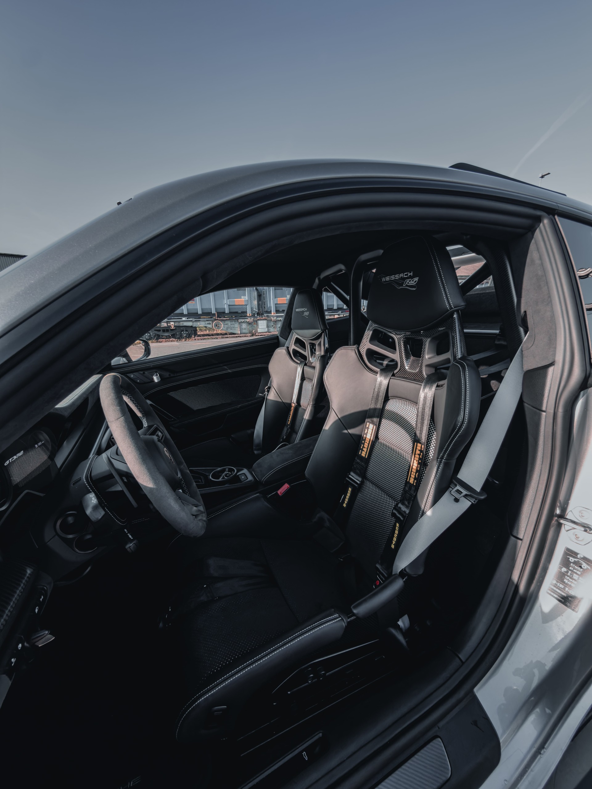 PORSCHE 911 GT3 RS-image-12