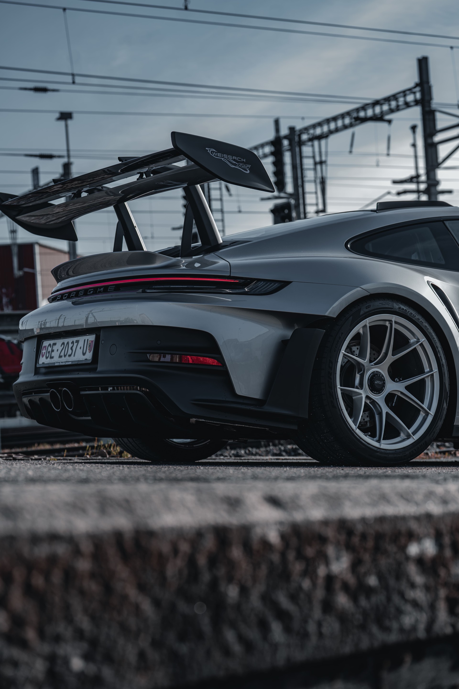 PORSCHE 911 GT3 RS-image-3