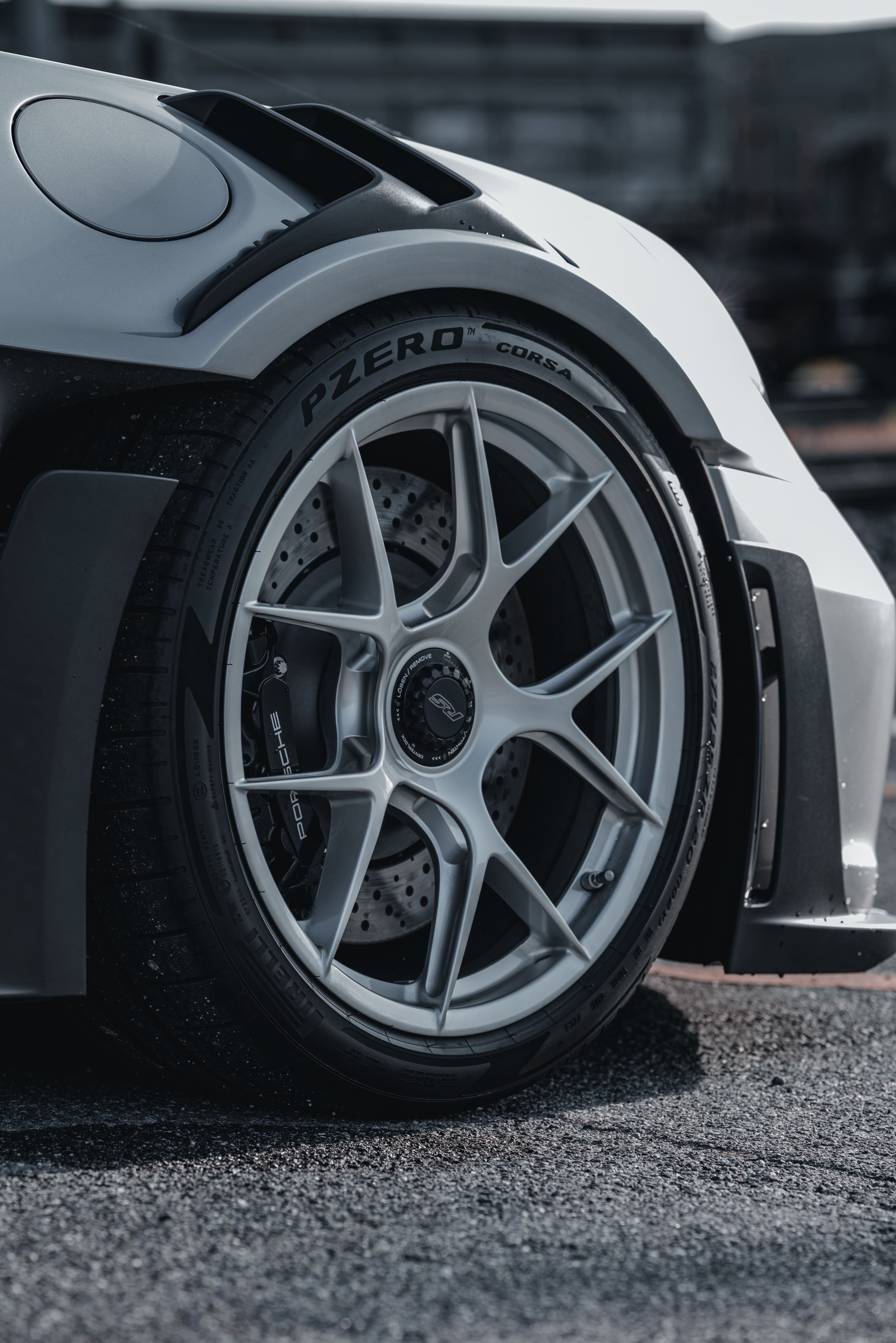PORSCHE 911 GT3 RS-image-6