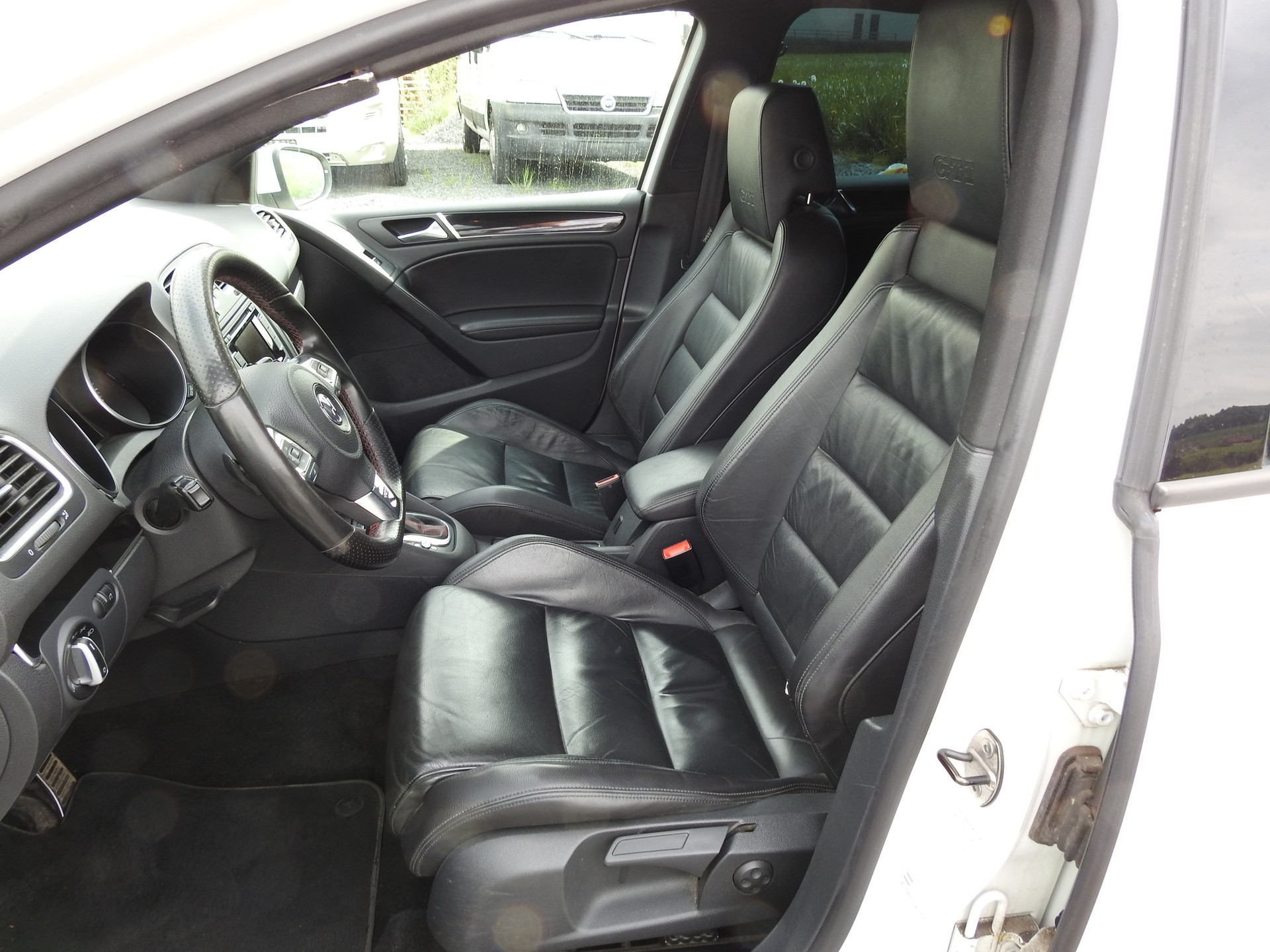 VW Golf 2.0 TSI GTI DSG-image-12