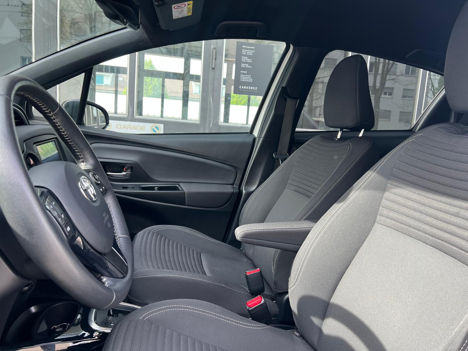 TOYOTA Yaris 1.5 VVT-i HSD Premium-image-7