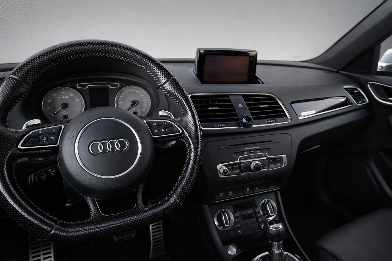 AUDI RS Q3 2.5 TFSI quattro S-tronic-image-3