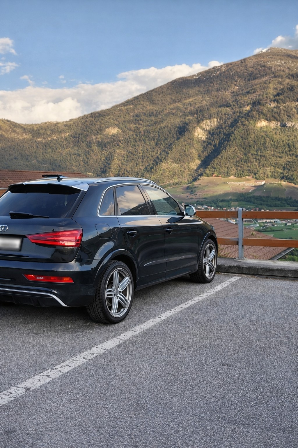 AUDI RS Q3 2.5 TFSI quattro S-tronic-image-1