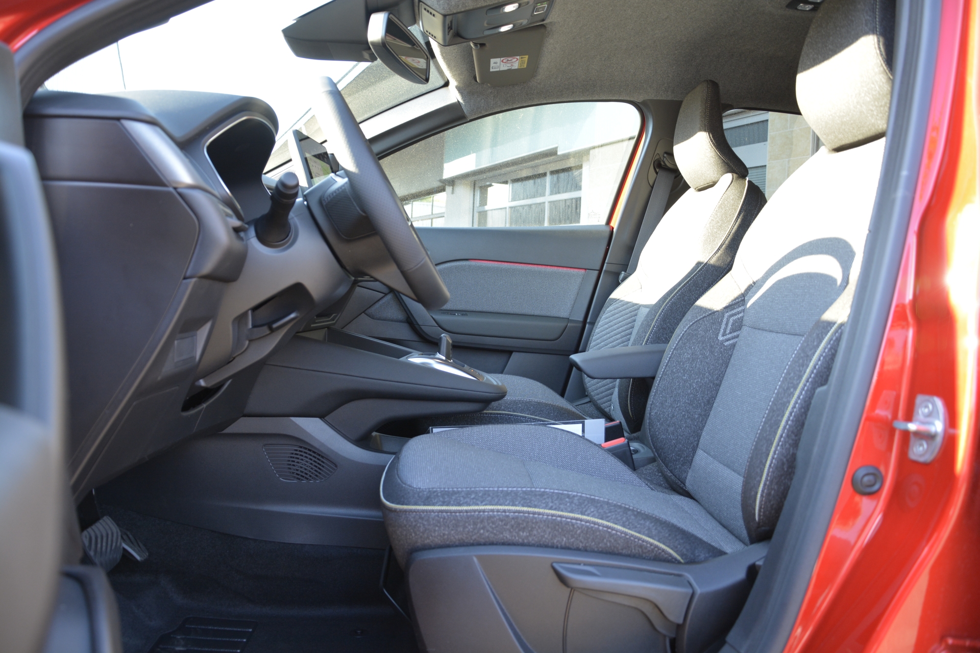 RENAULT CAPTUR techno full hybrid E-Tech 160-image-7