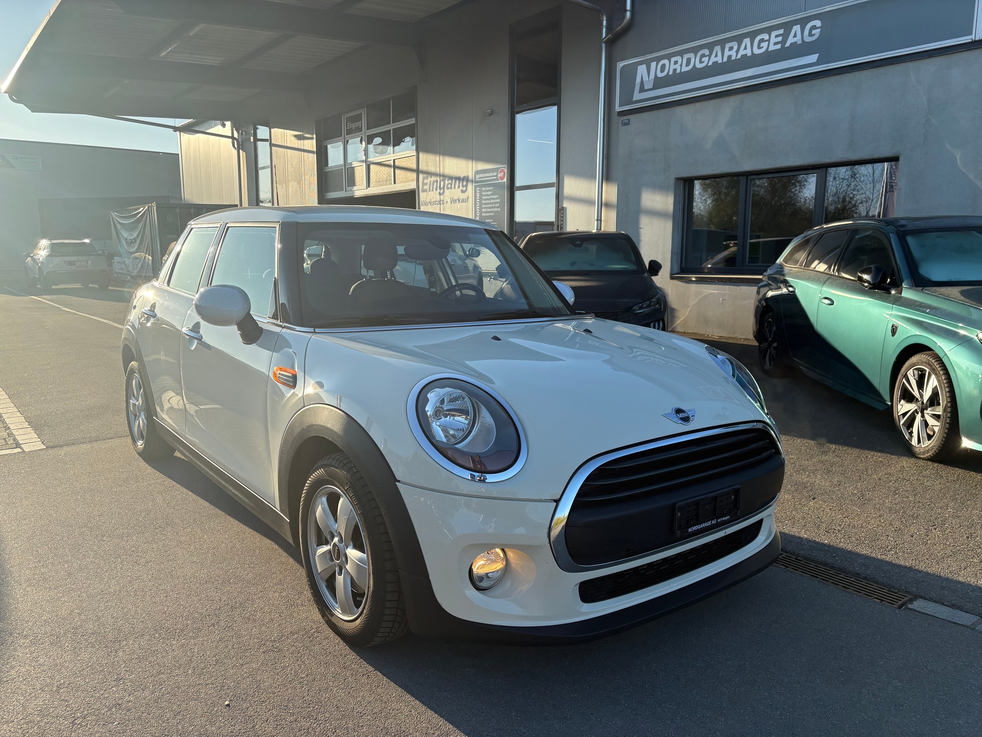 MINI Mini F55 1.2i One-image-1