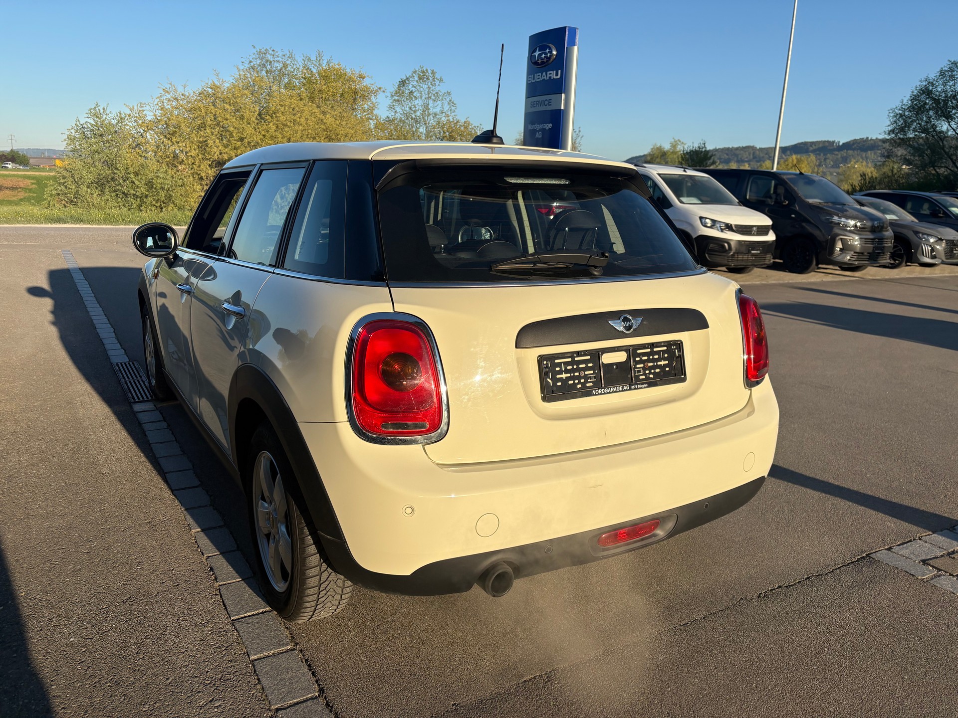 MINI Mini F55 1.2i One-image-3