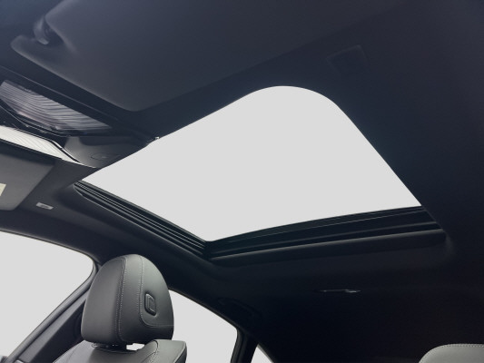 BMW i4 xDrive 40 M Sport Pro-image-12