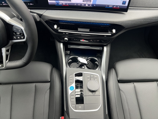 BMW i4 xDrive 40 M Sport Pro-image-11