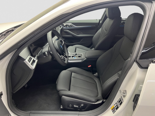 BMW i4 xDrive 40 M Sport Pro-image-8