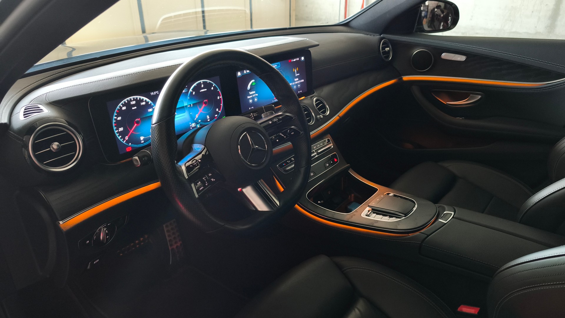 MERCEDES-BENZ E 400 d T 4Matic AMG Line 9G-Tronic-image-4