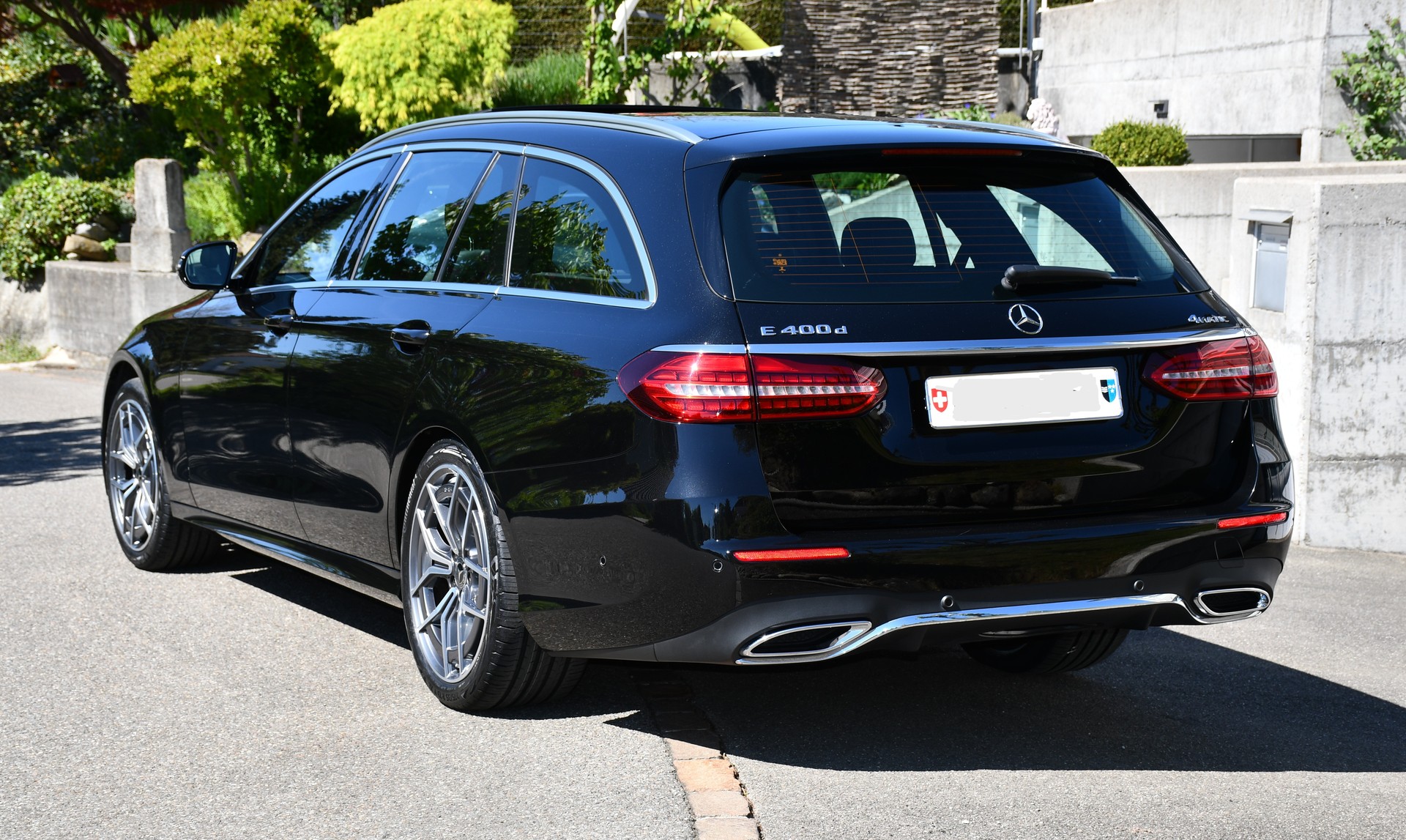 MERCEDES-BENZ E 400 d T 4Matic AMG Line 9G-Tronic-image-2