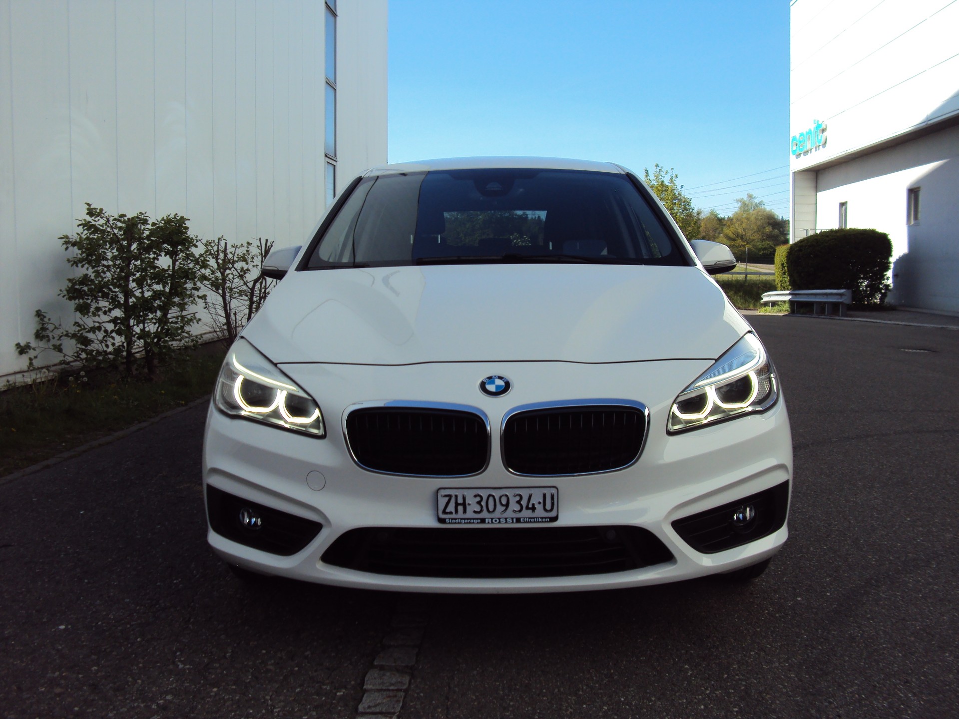 BMW 220d xDrive Gran Tourer Steptronic-image-2