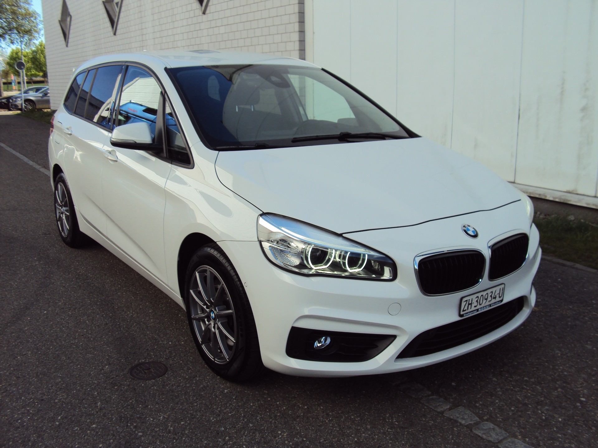 BMW 220d xDrive Gran Tourer Steptronic-image-1