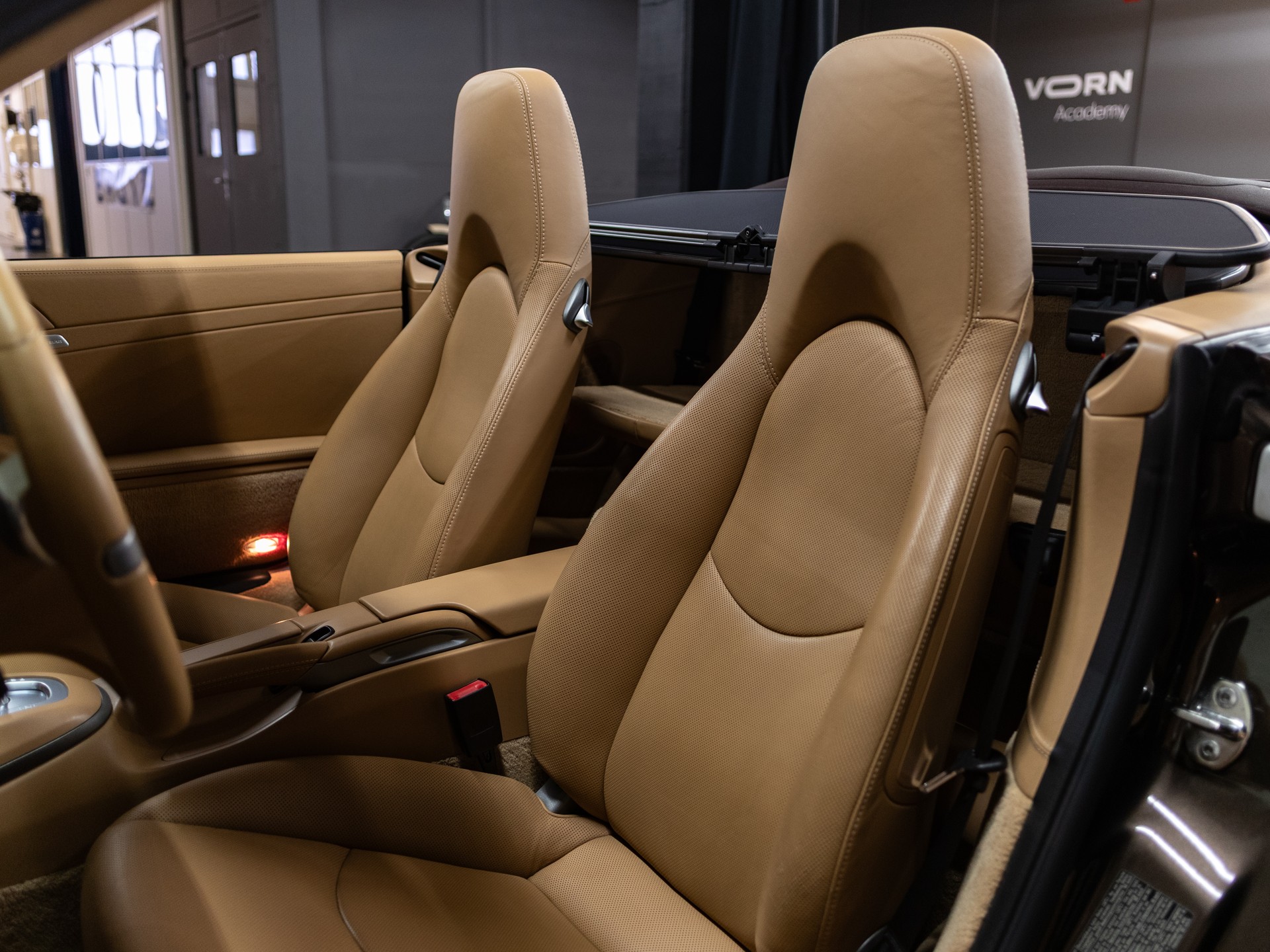 PORSCHE 911 (997.2) Cabriolet - 1. Hand | Porsche Classic-image-8