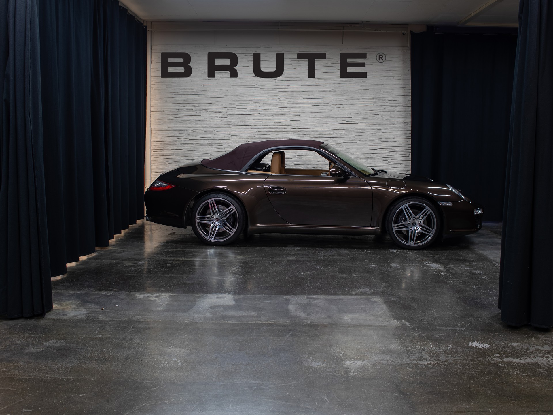 PORSCHE 911 (997.2) Cabriolet - 1. Hand | Porsche Classic-image-2