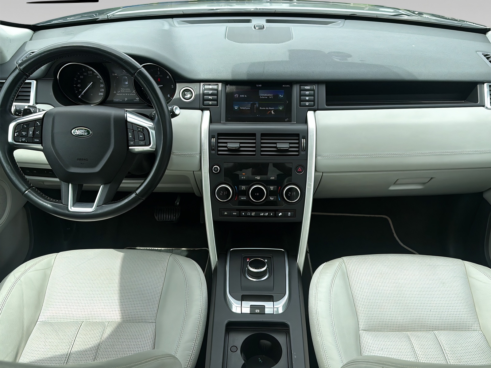 LAND ROVER Discovery Sport 2.0 TD4 HSE AT9-image-8