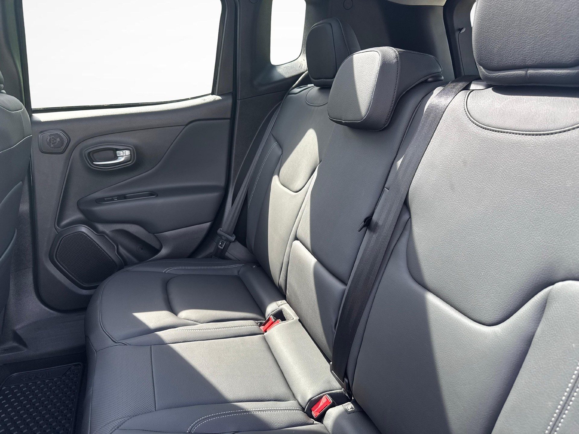 JEEP Renegade 1.5 Turbo S-image-10