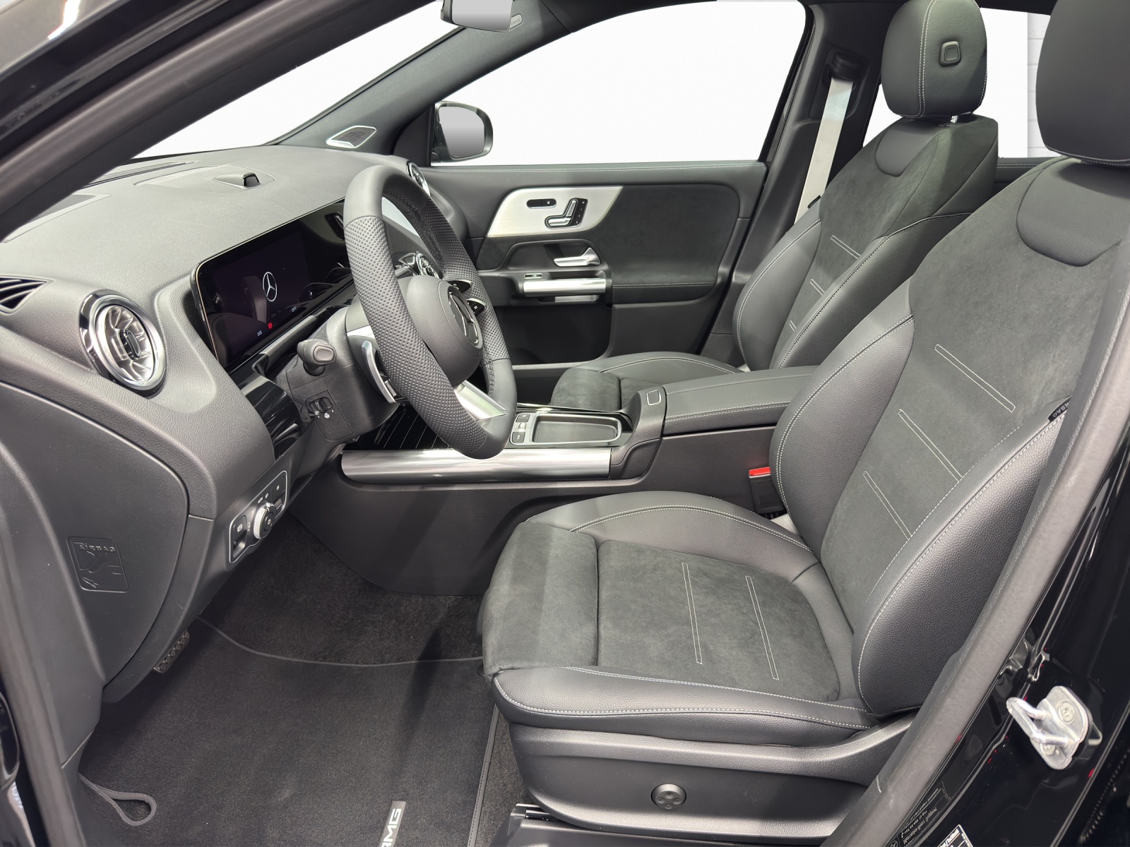 MERCEDES-BENZ GLA 220 d AMG Line 4Matic Swiss Star-image-6