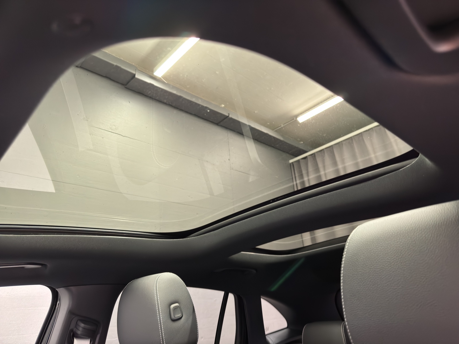 MERCEDES-BENZ GLA 220 d AMG Line 4Matic Swiss Star-image-15