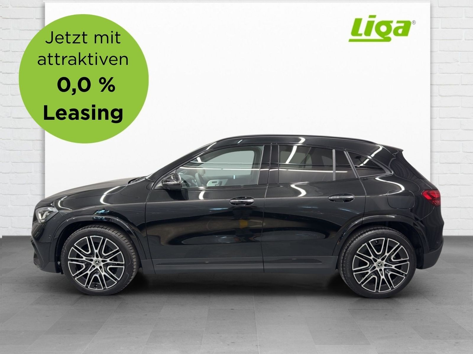 MERCEDES-BENZ GLA 220 d AMG Line 4Matic Swiss Star-image-0