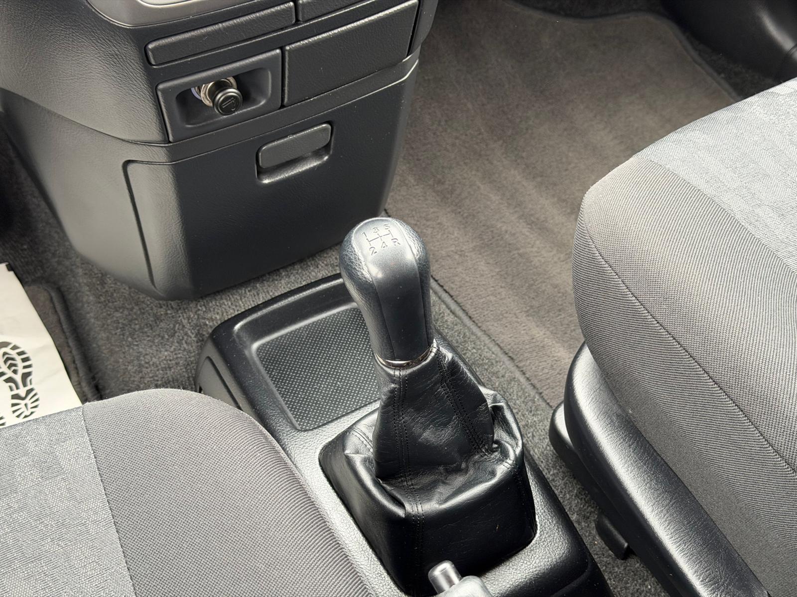 TOYOTA Avensis Verso 2.0 VVT-i Linea Terra-image-13
