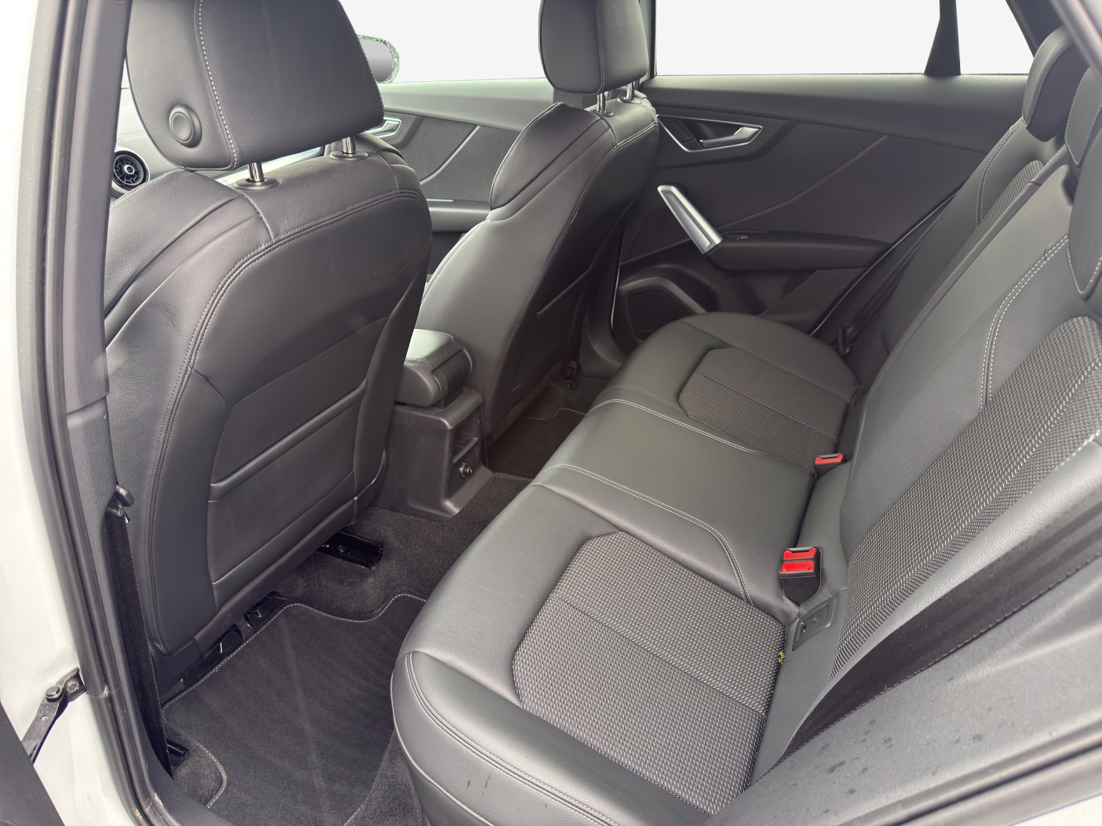 AUDI Q2 40 TFSI S line Attraction quattro S-tronic-image-11
