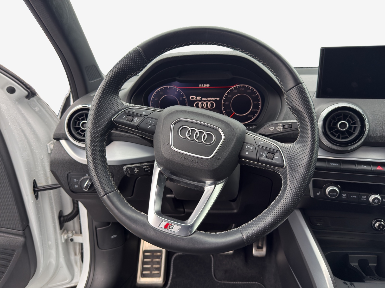 AUDI Q2 40 TFSI S line Attraction quattro S-tronic-image-9