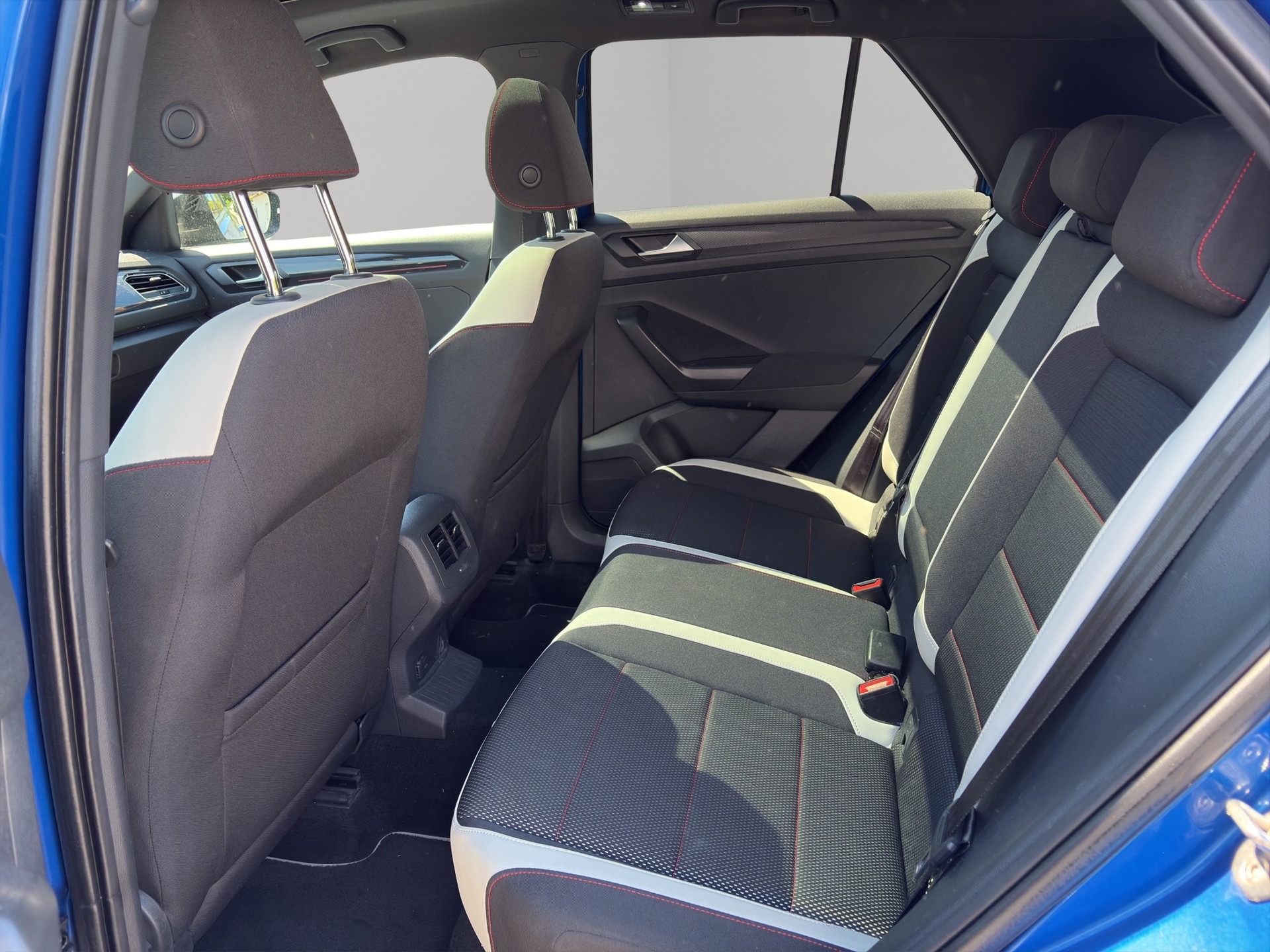 VW T-Roc 2.0 TSI Sport DSG 4Motion-image-5