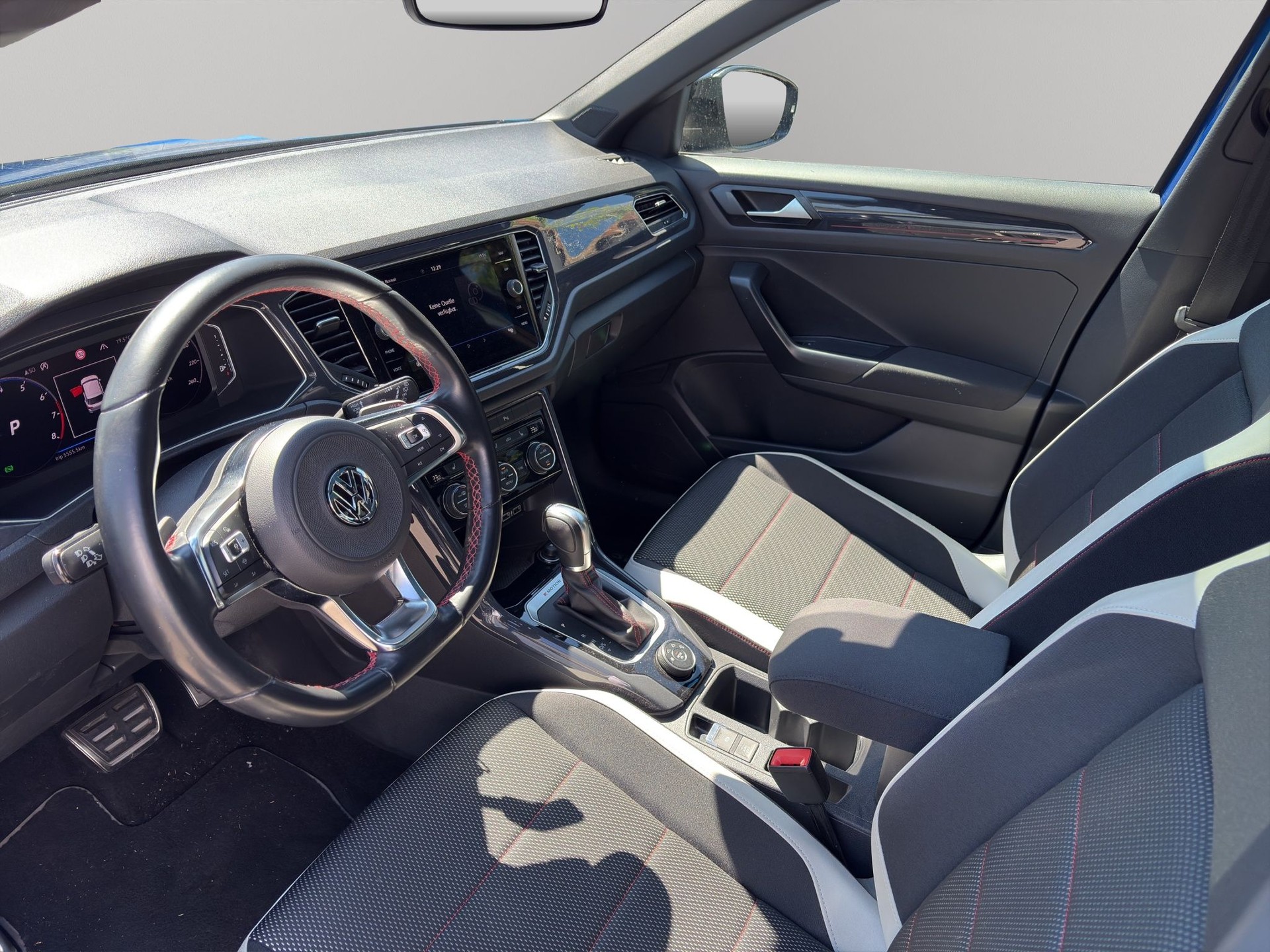 VW T-Roc 2.0 TSI Sport DSG 4Motion-image-9