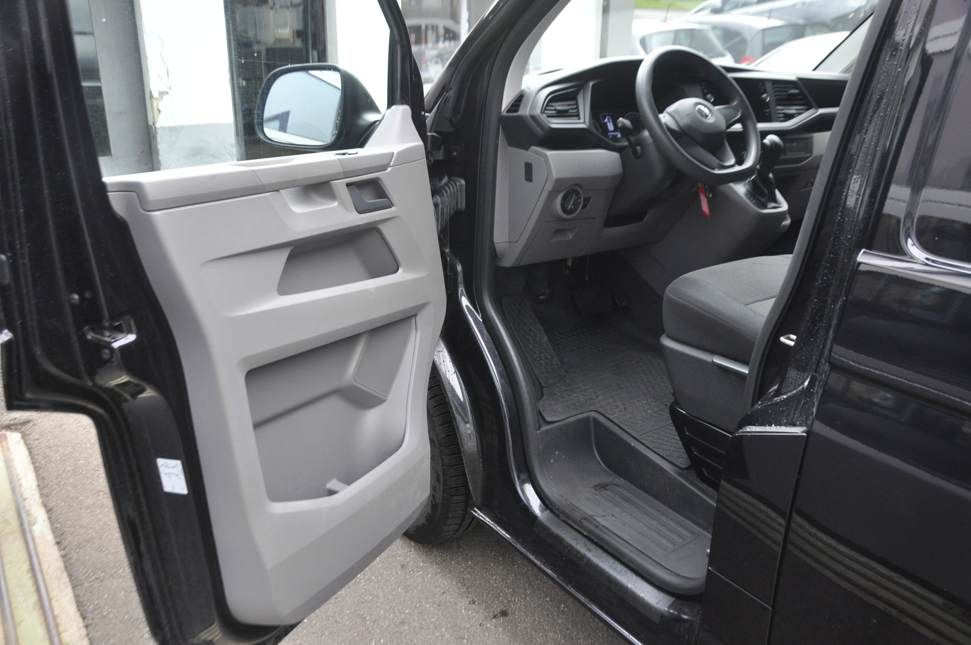 VW T6.1 2.0 TDI DSG-image-3