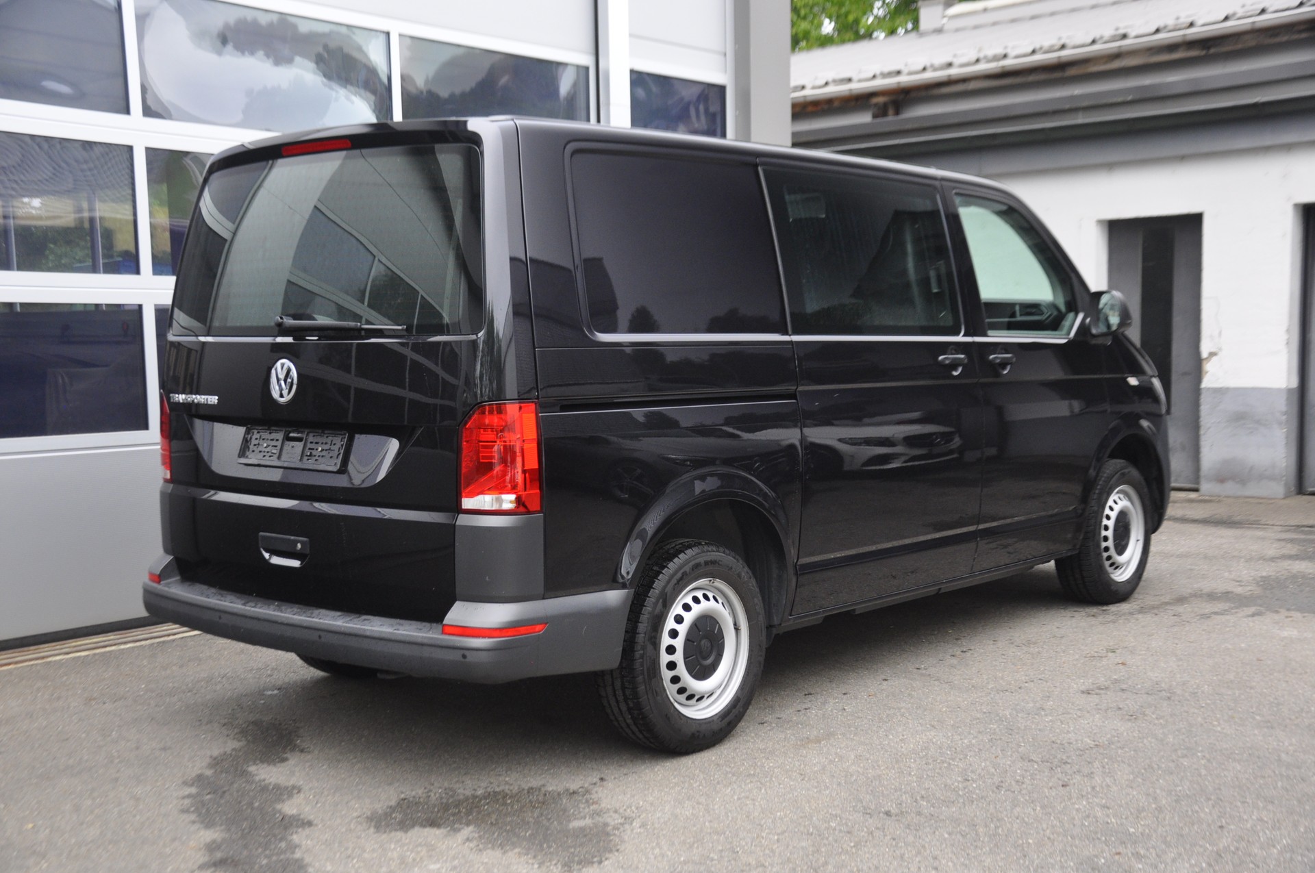 VW T6.1 2.0 TDI DSG-image-2