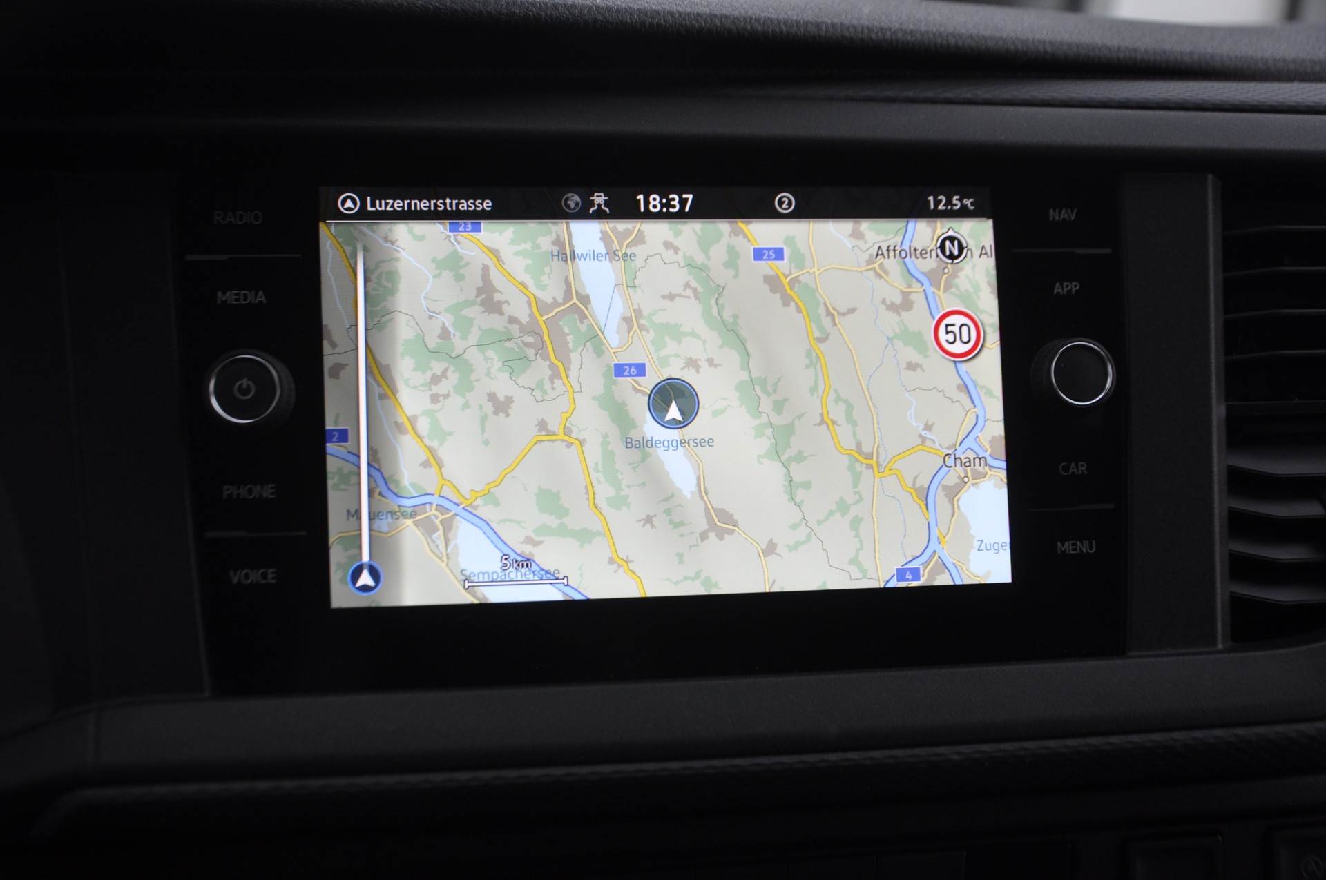 VW T6.1 2.0 TDI DSG-image-10