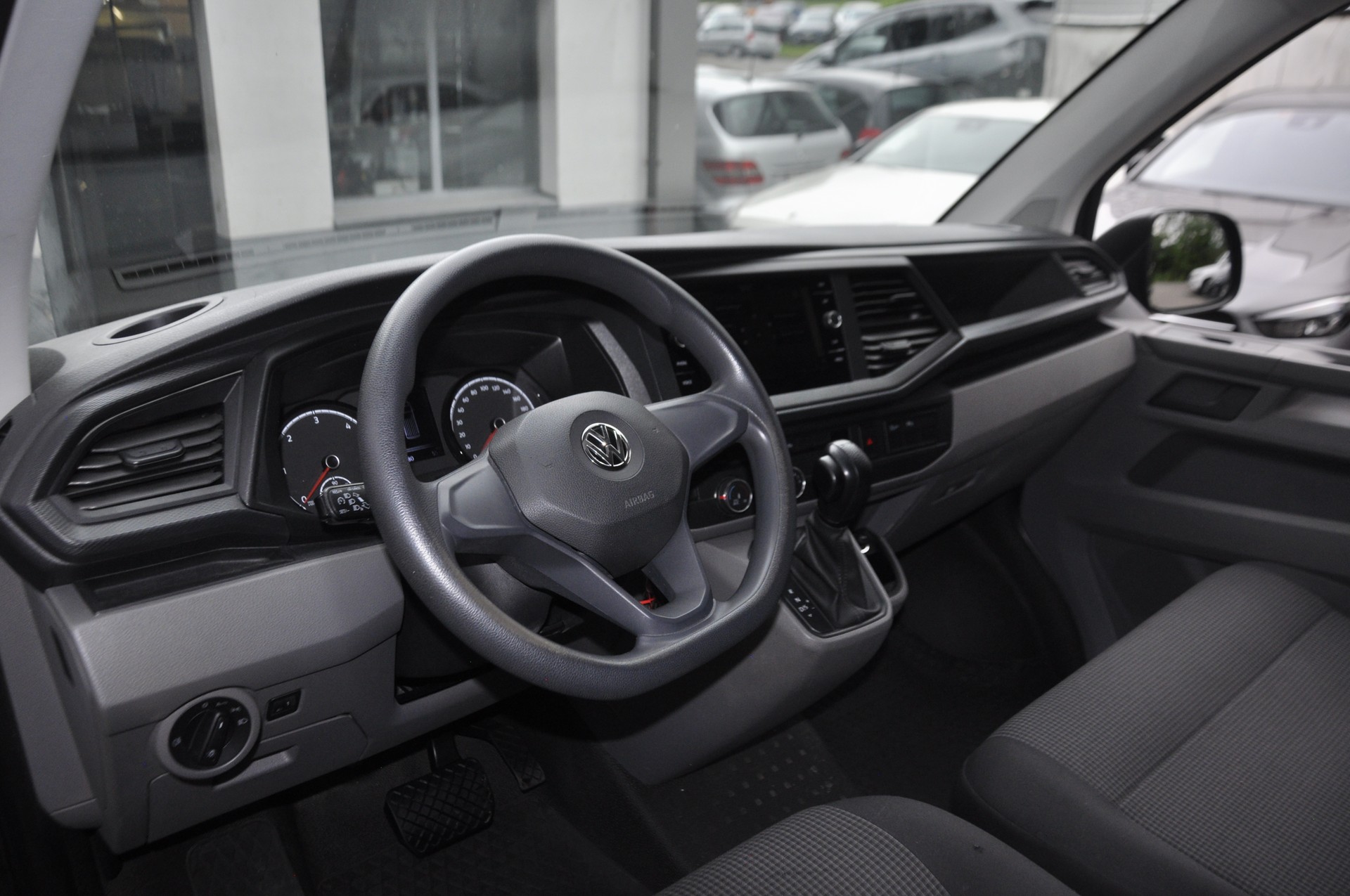 VW T6.1 2.0 TDI DSG-image-4