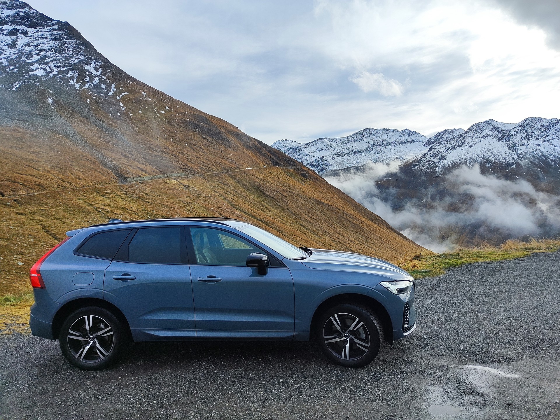 VOLVO 2.0 T8 TE R-Design eAWD-image-0