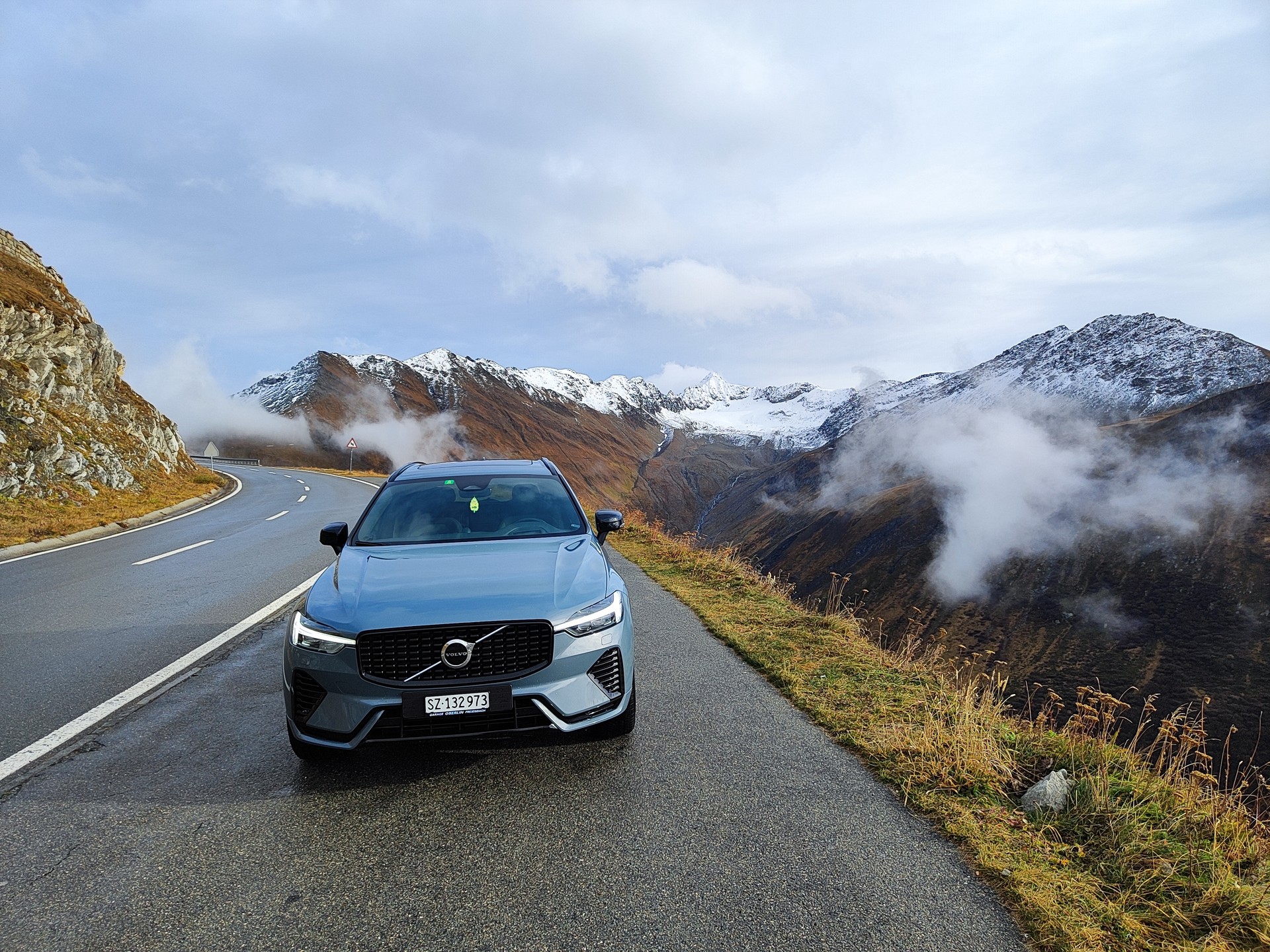 VOLVO 2.0 T8 TE R-Design eAWD-image-3