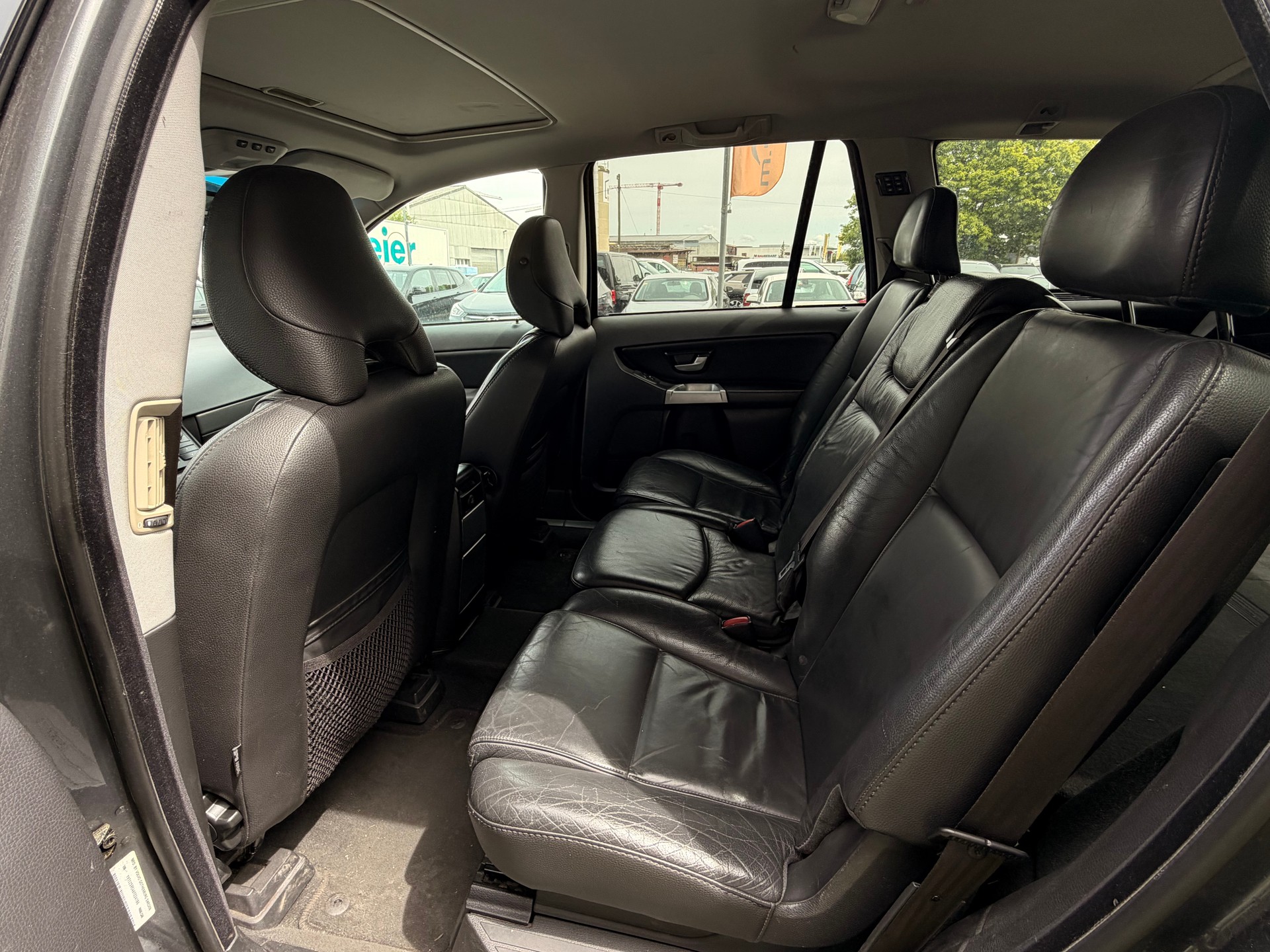 VOLVO XC90 2.5T AWD Momentum-image-11