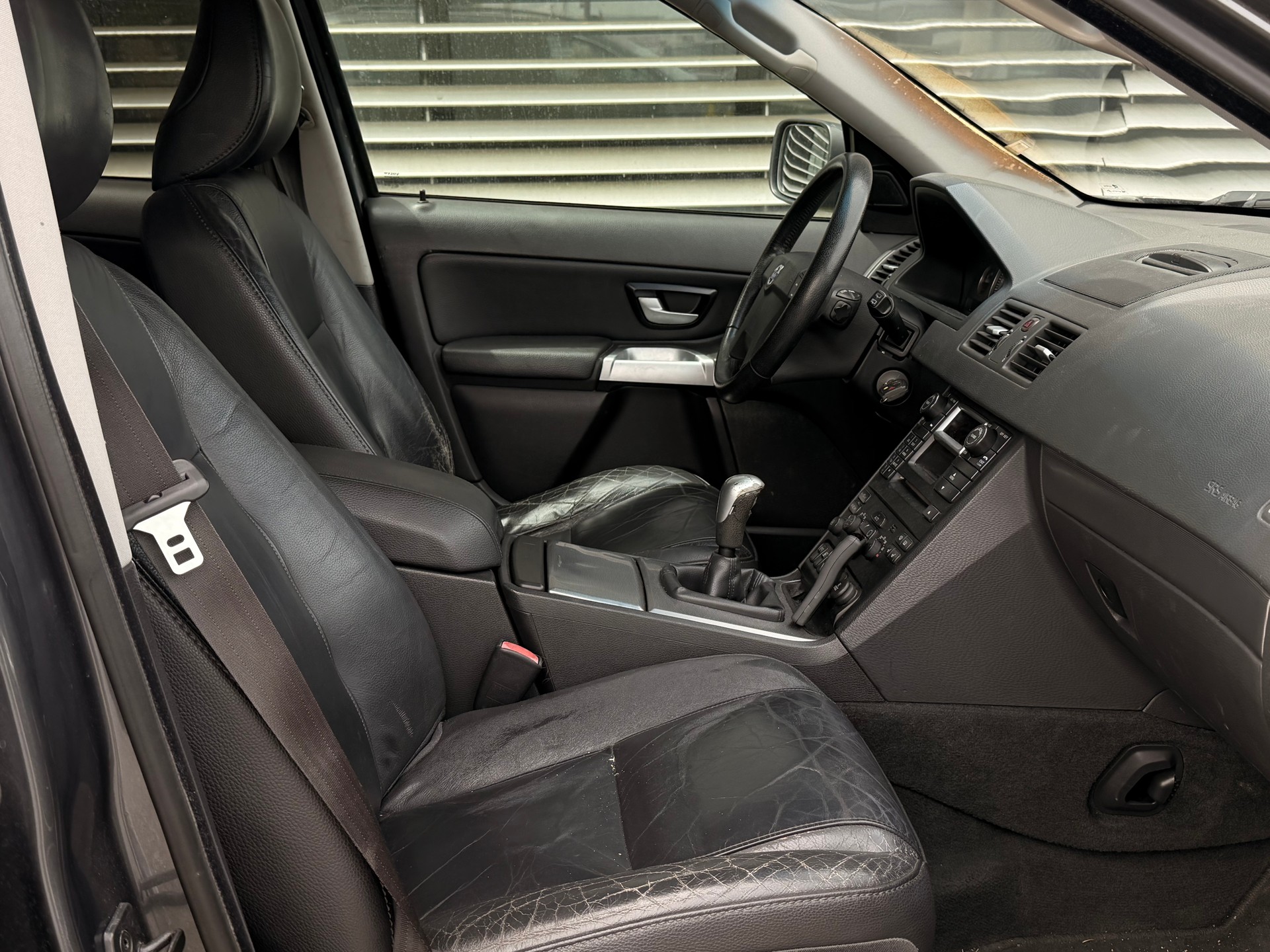 VOLVO XC90 2.5T AWD Momentum-image-12