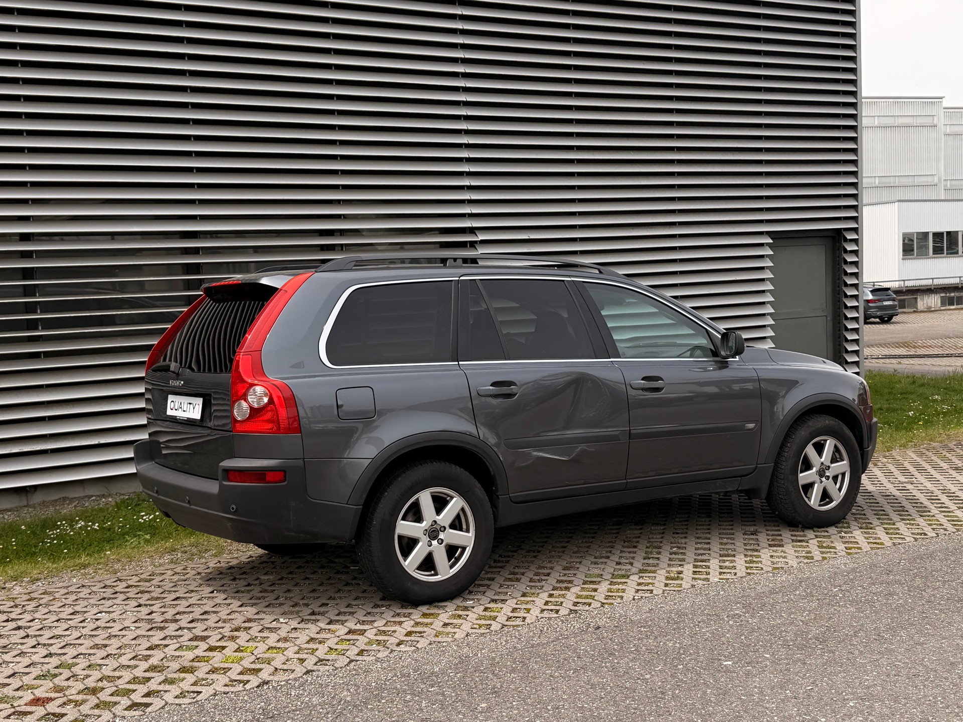VOLVO XC90 2.5T AWD Momentum-image-4