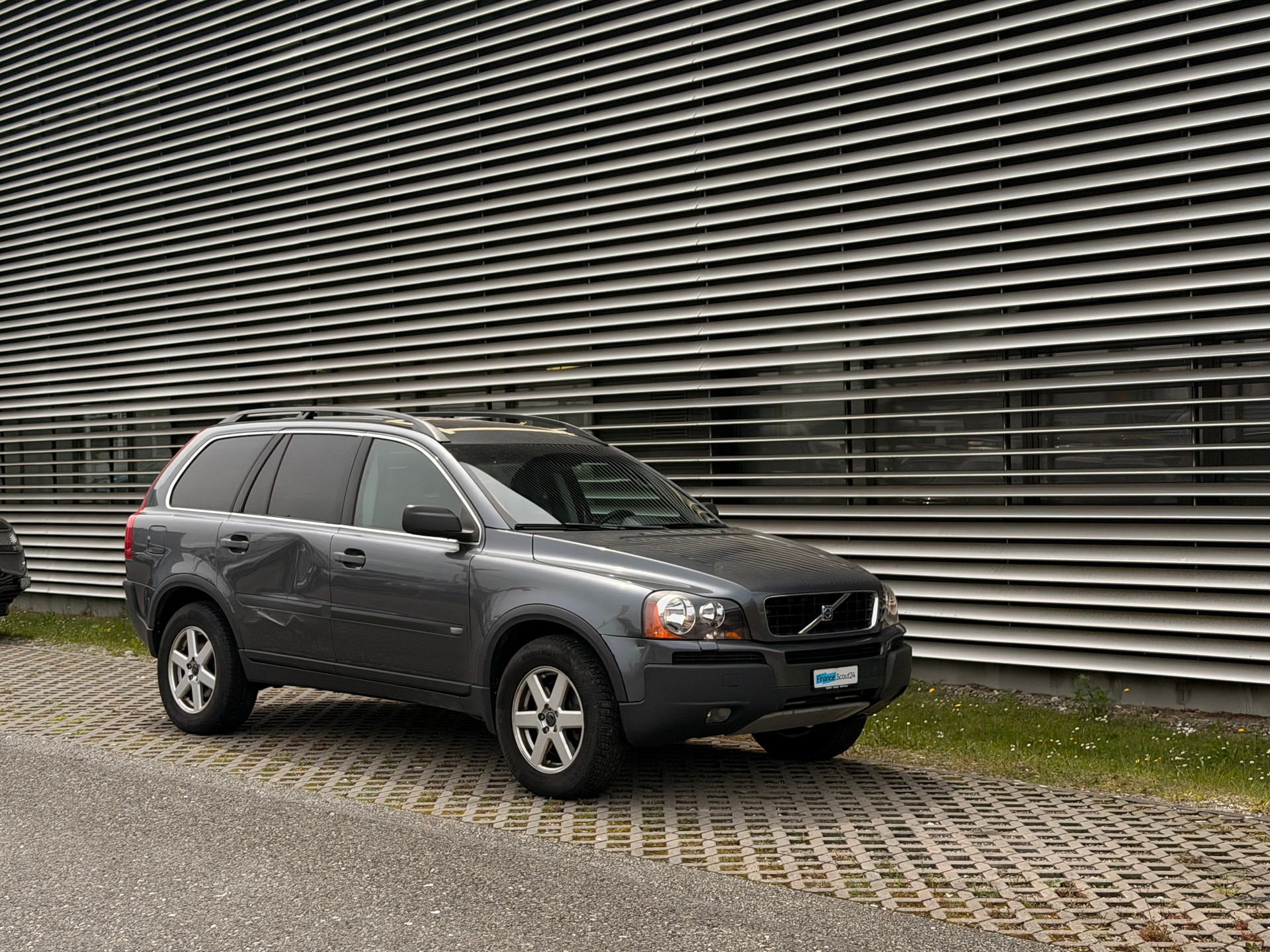 VOLVO XC90 2.5T AWD Momentum-image-6