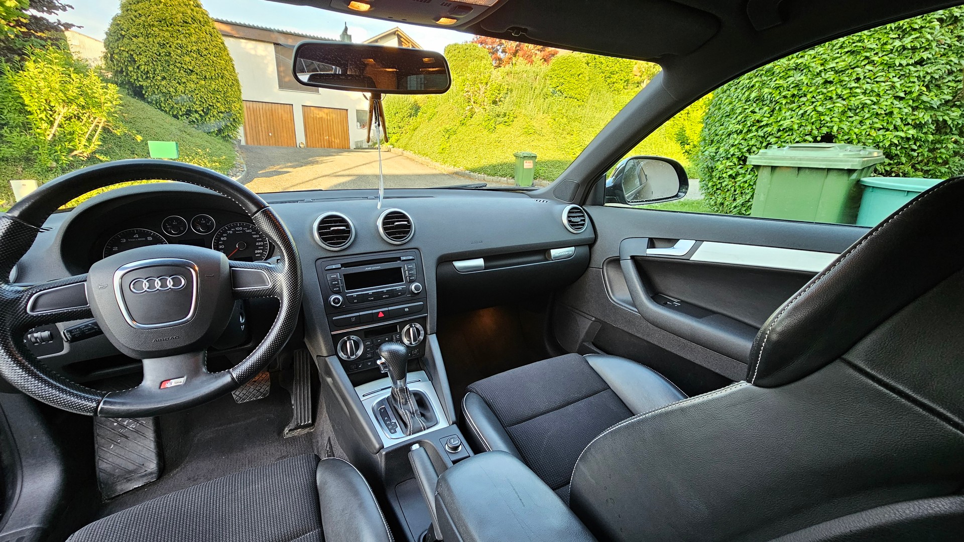 AUDI AUDI A3 Sportback 2.0 TFSI *S Line* - quattro S-tronic-image-3