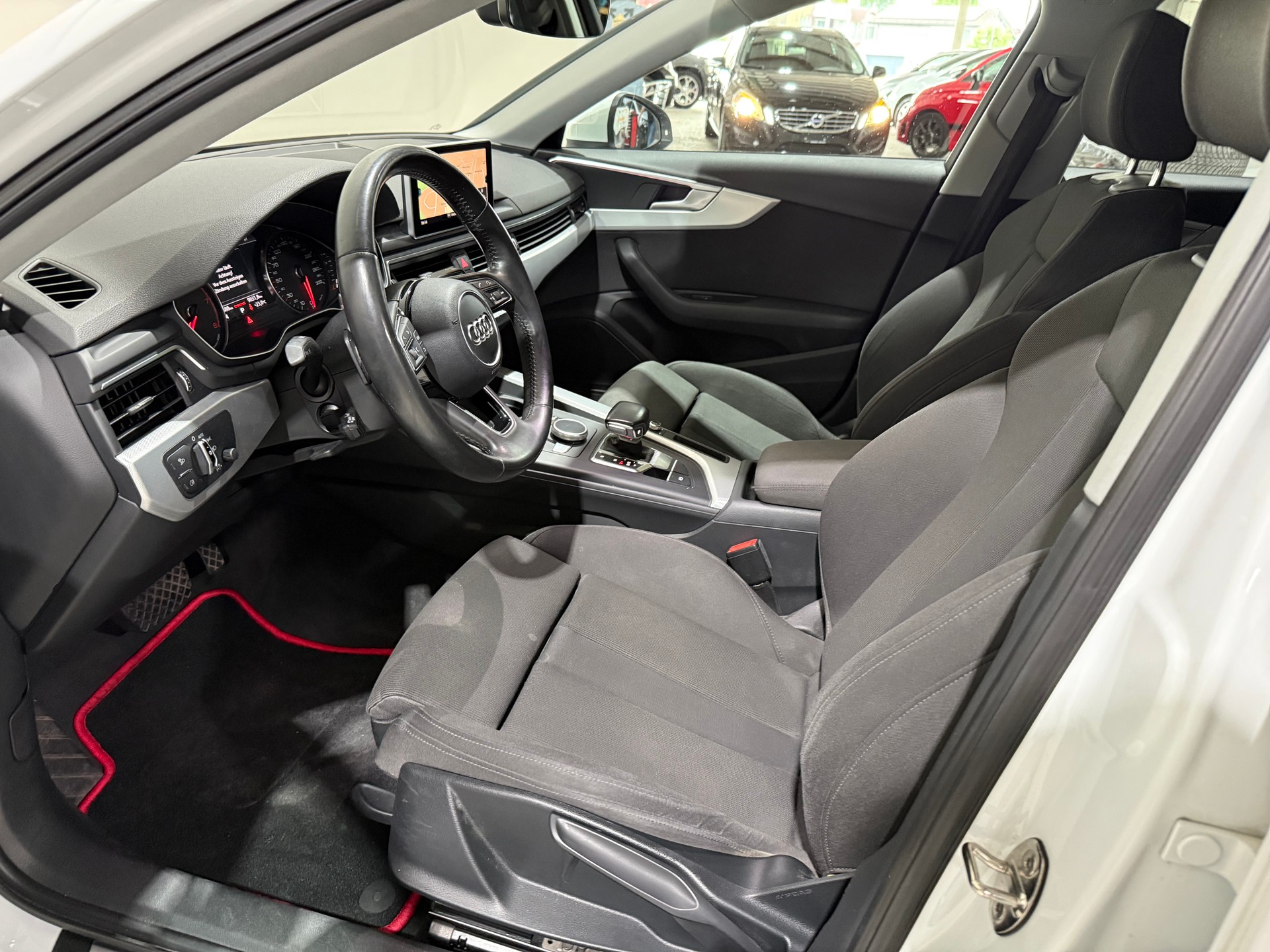 AUDI A4 Avant 1.4 TFSI Sport S-tronic-image-12