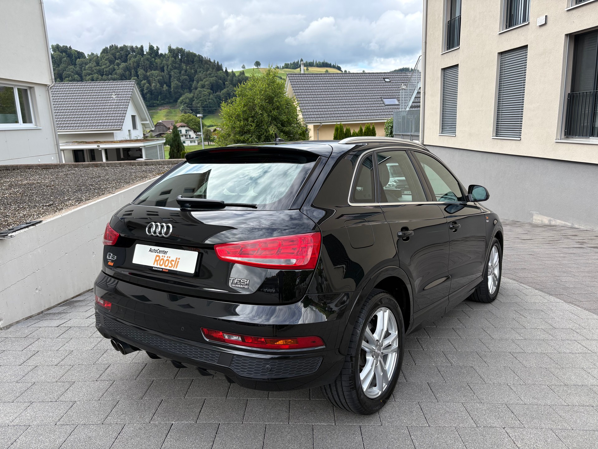 AUDI Q3 2.0 TFSI sport quattro S-tronic-image-8