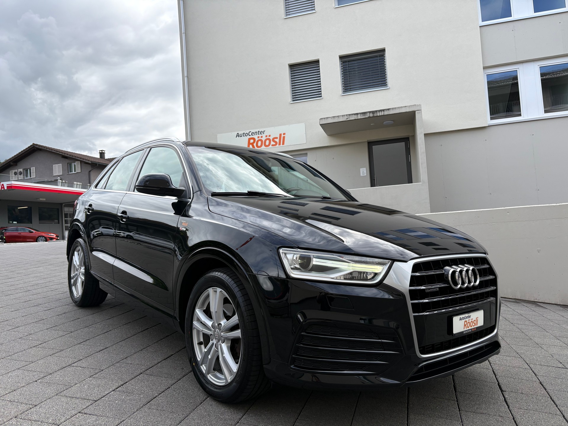 AUDI Q3 2.0 TFSI sport quattro S-tronic-image-5