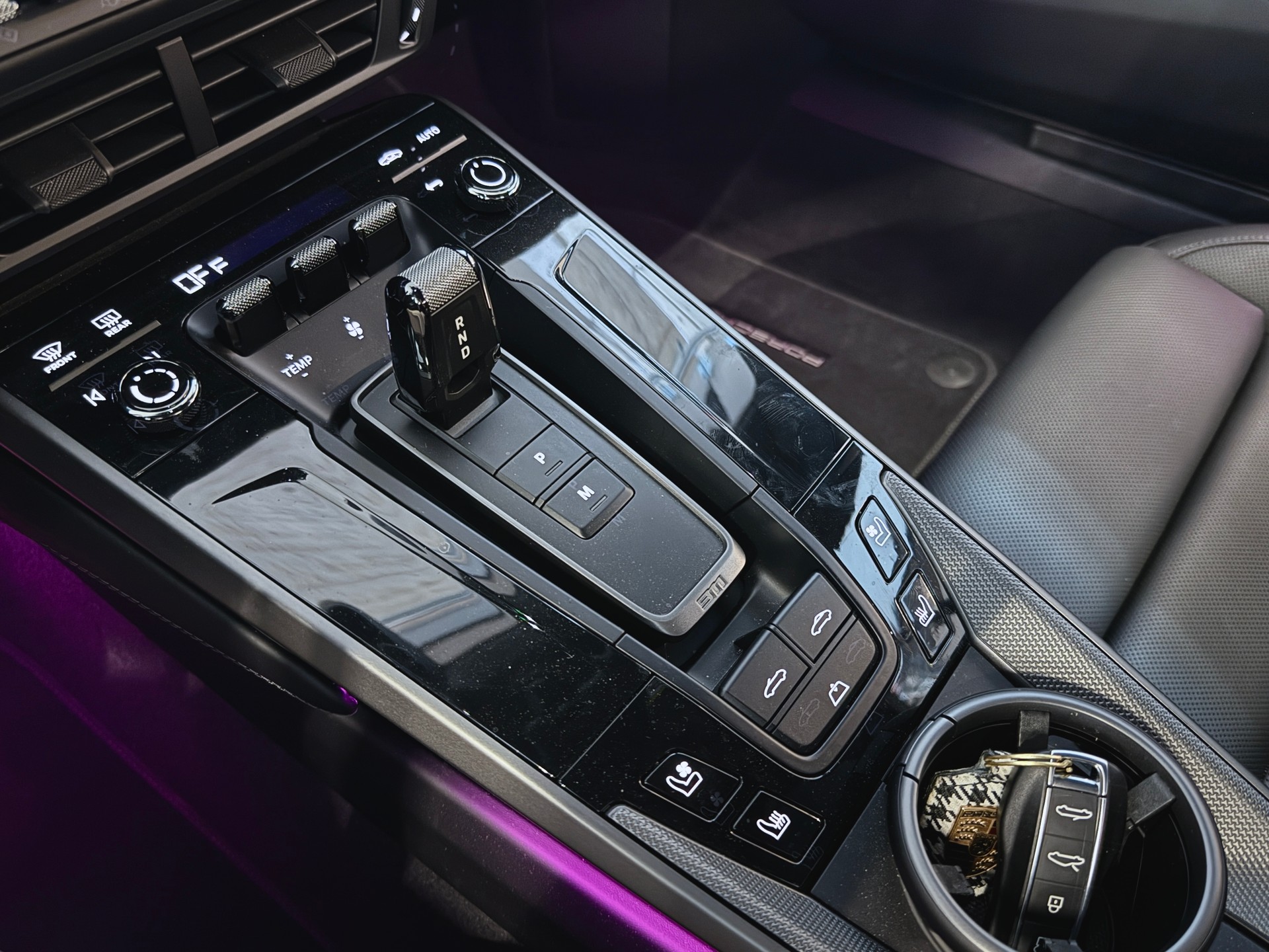 PORSCHE 911 Carrera Cabriolet PDK | CH-FZG | PORSCHE GARANTIE | SPORTAUSPUFF | SPORT CHRONO | SITZBELÜFTUNG | 360° KAMERA-image-11
