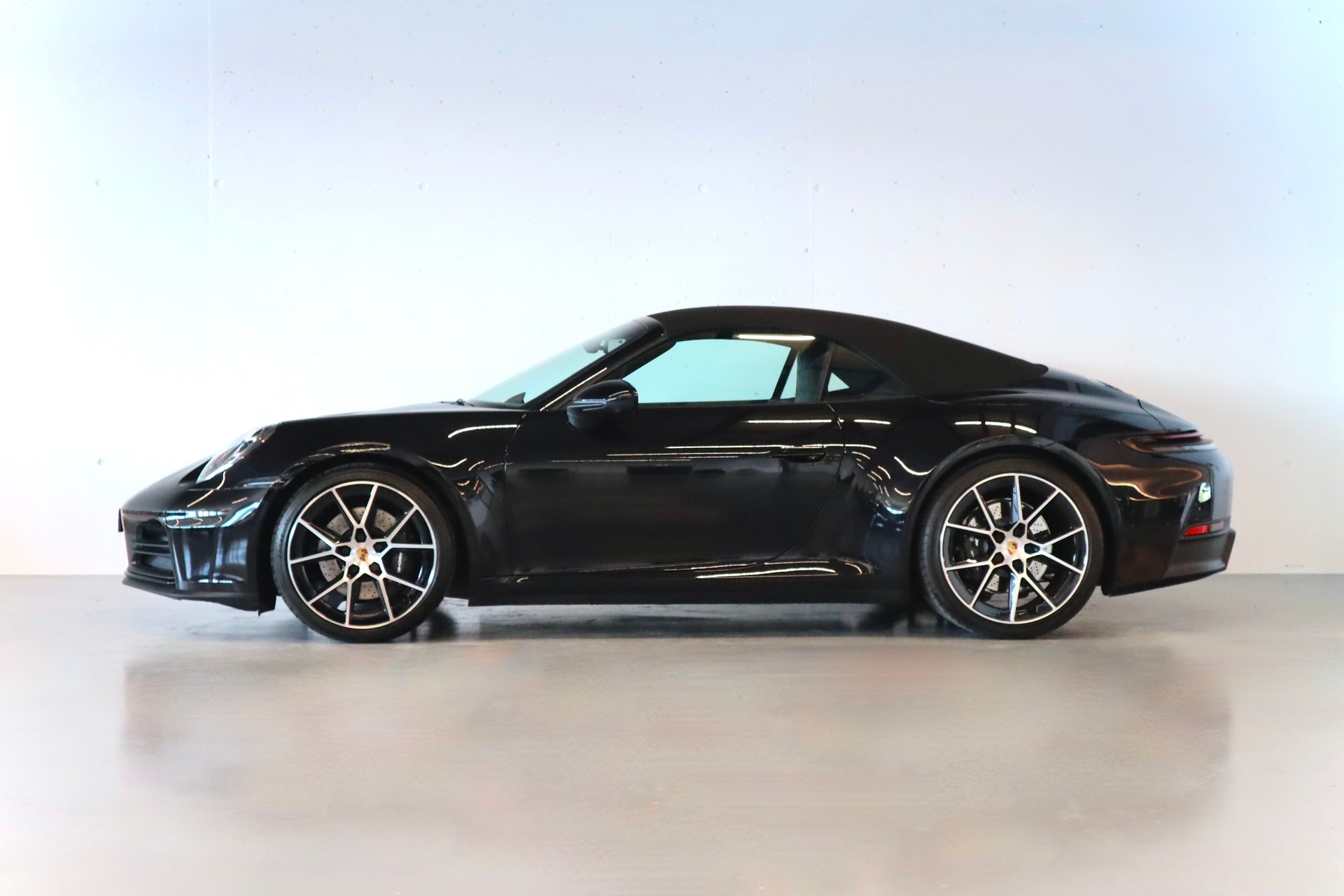 PORSCHE 911 Carrera Cabriolet PDK | CH-FZG | PORSCHE GARANTIE | SPORTAUSPUFF | SPORT CHRONO | SITZBELÜFTUNG | 360° KAMERA-image-2