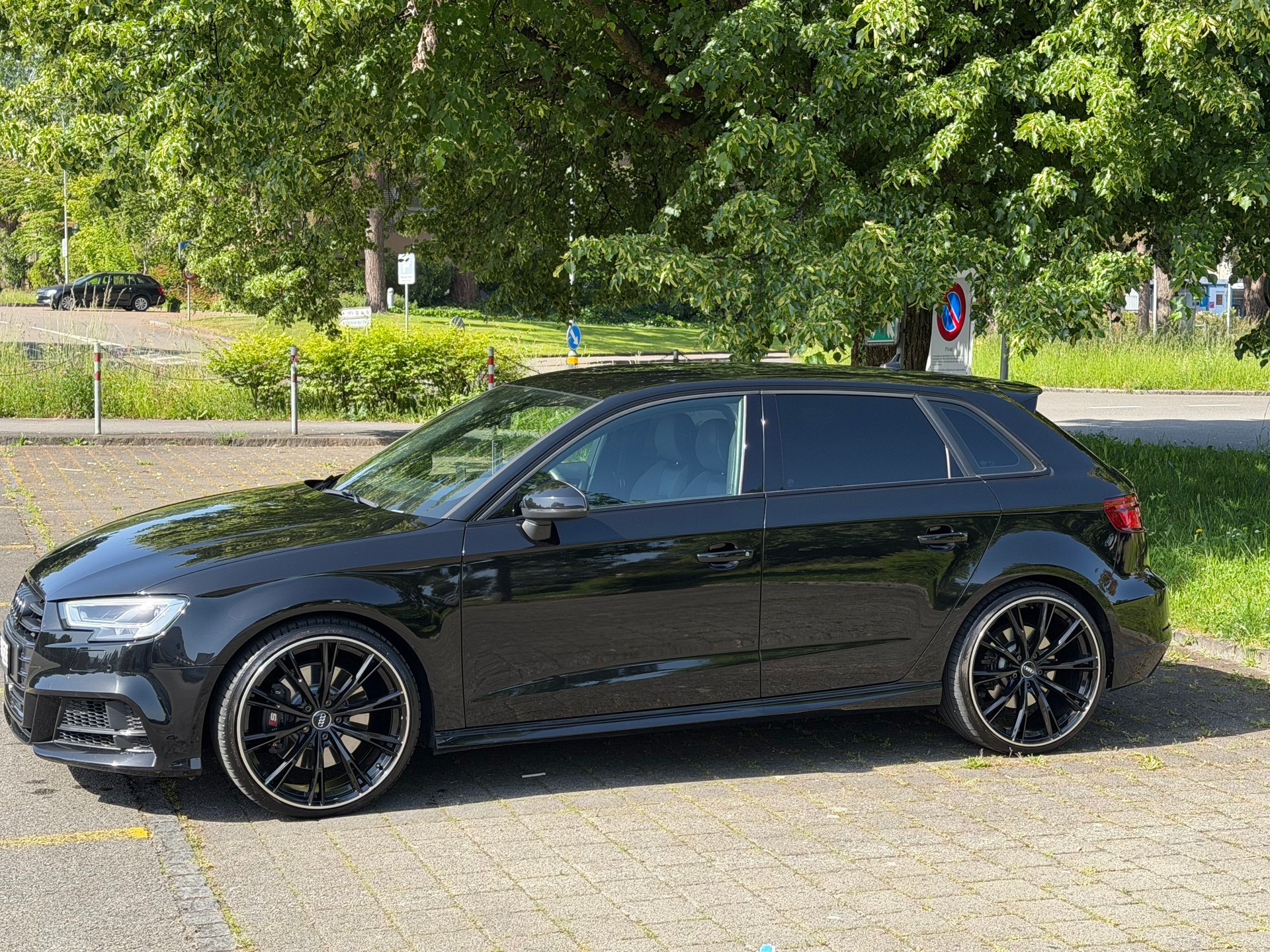AUDI 2.0 T FSI quattro S-Tronic-image-4