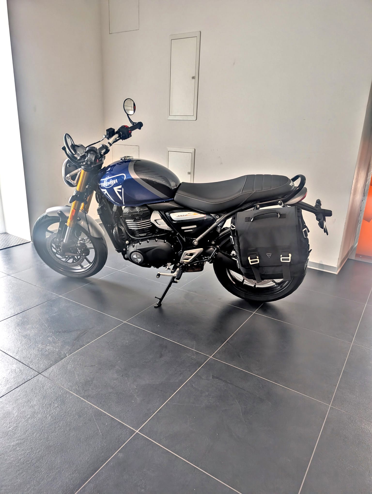 TRIUMPH Speed 400-image-2