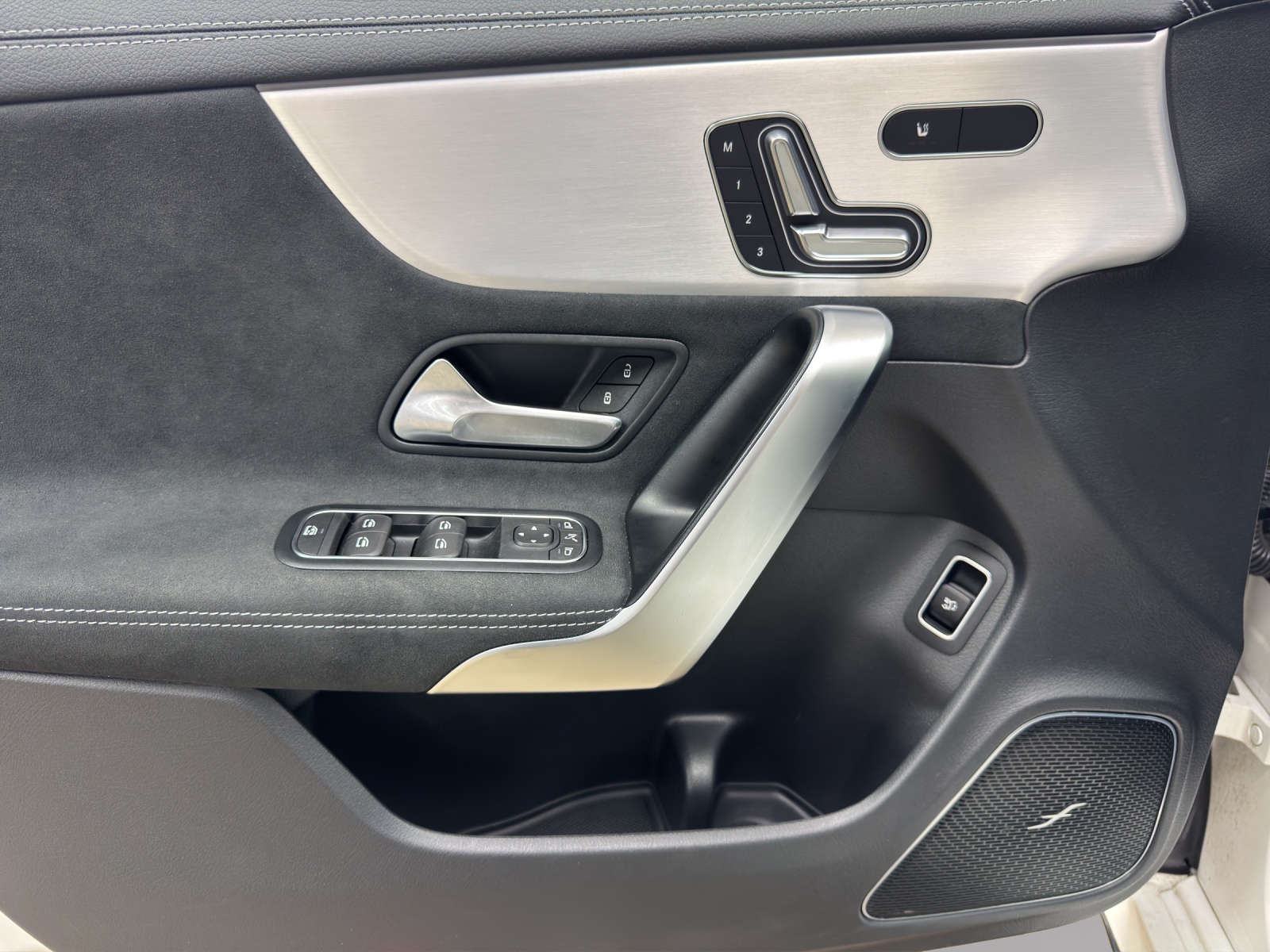 MERCEDES-BENZ CLA SB 250 8G-DCT 4M-image-12